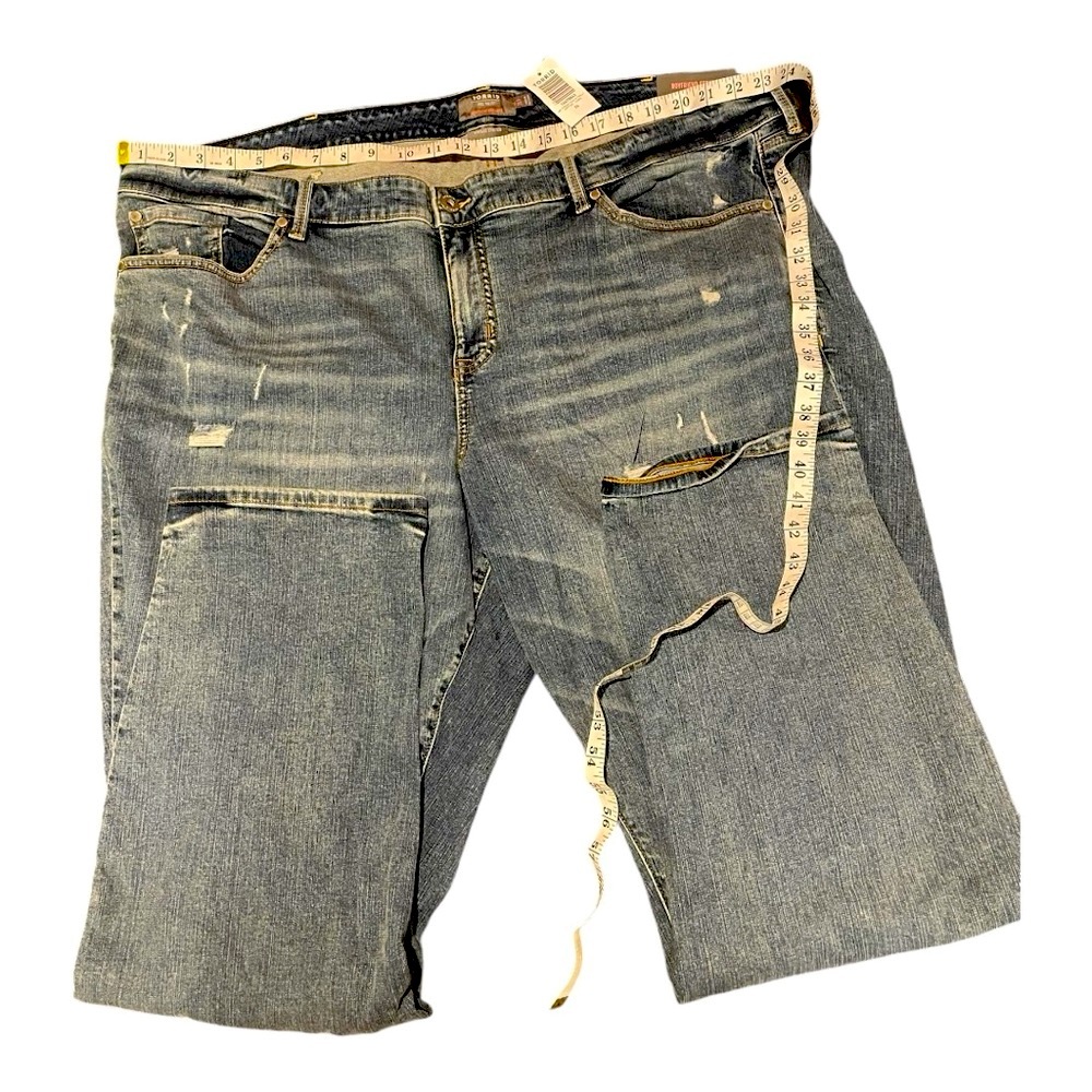 ๐ TORRID Boyfriend Straight - Distressed Jeans - PLUS Sz 26T - NWT - Picture 10 of 12